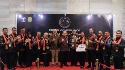 12 Kades/Lurah Bangka Belitung Raih Penghargaan Non Litigation Peacmaker Paralegal Justice Award 2024