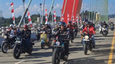 Jokowi Motoran dengan Influencer