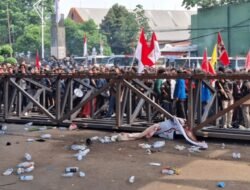 Pintu Belakang Gedung DPRD Rusak