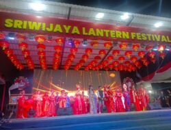 Ir. H. Eddy Santana Putra, MT dan Relawan E-RA BARU Hadiri Penutupan Prestival Lampion di Palembang