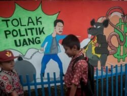 Bawaslu Menyelidiki Kampanye Pembagian Uang Tunai