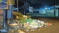 Sampah Berserakan di Jalan Natuna